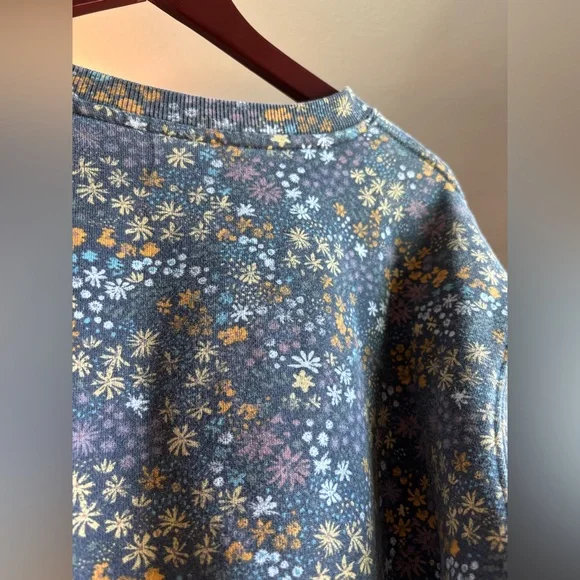 Tentree, M, Women’s Sweatshirt, Painted Dainty Flower Style - Picture 9 of 12